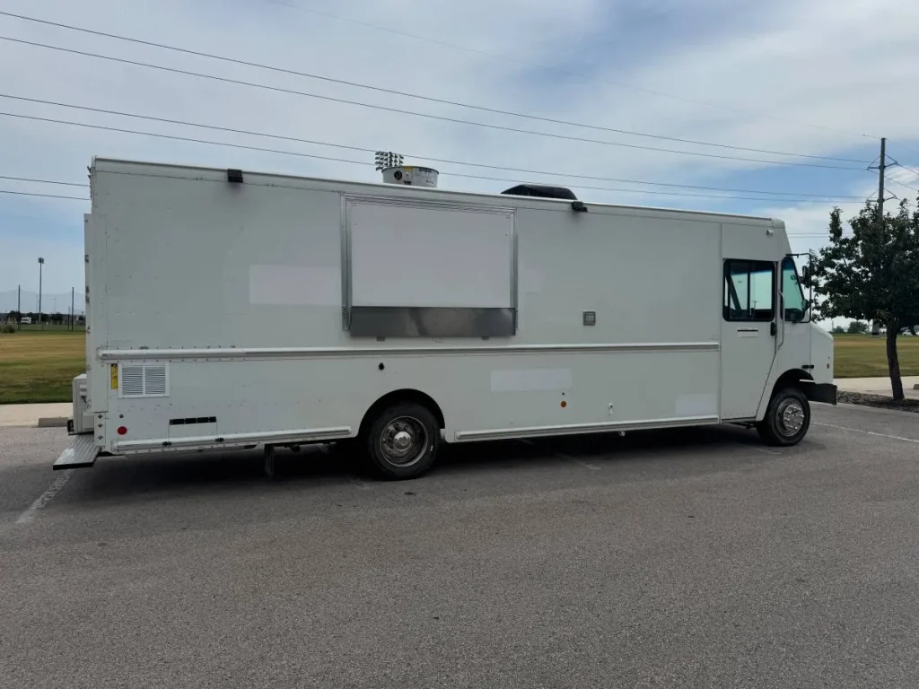 2014 Freightliner Brand New Huge Food Truck